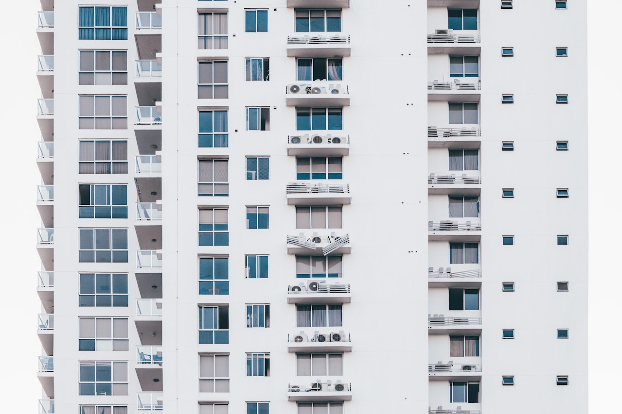 Desentupimento em Condomínios: Como Lidar com Entupimentos em Áreas Comuns